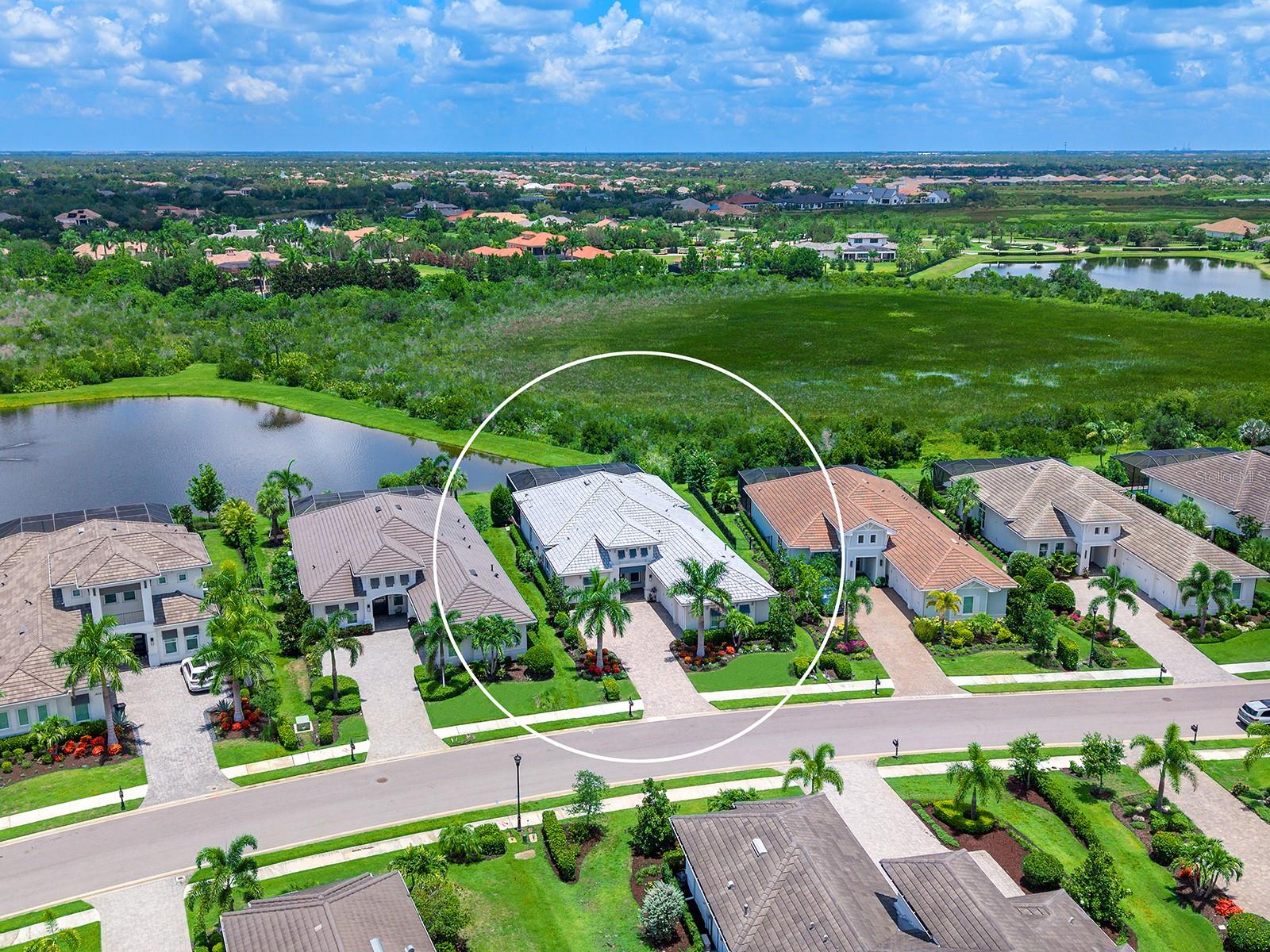 LAKE CLUB - Residential