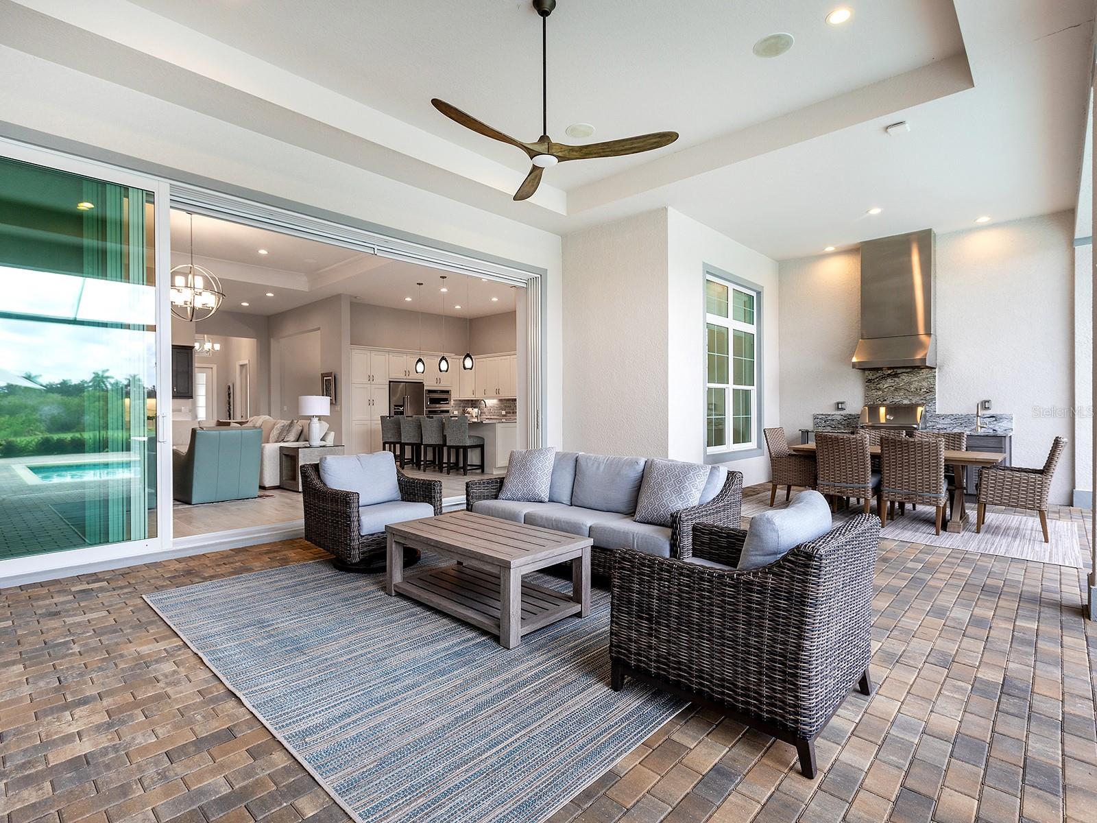 LAKE CLUB - Residential