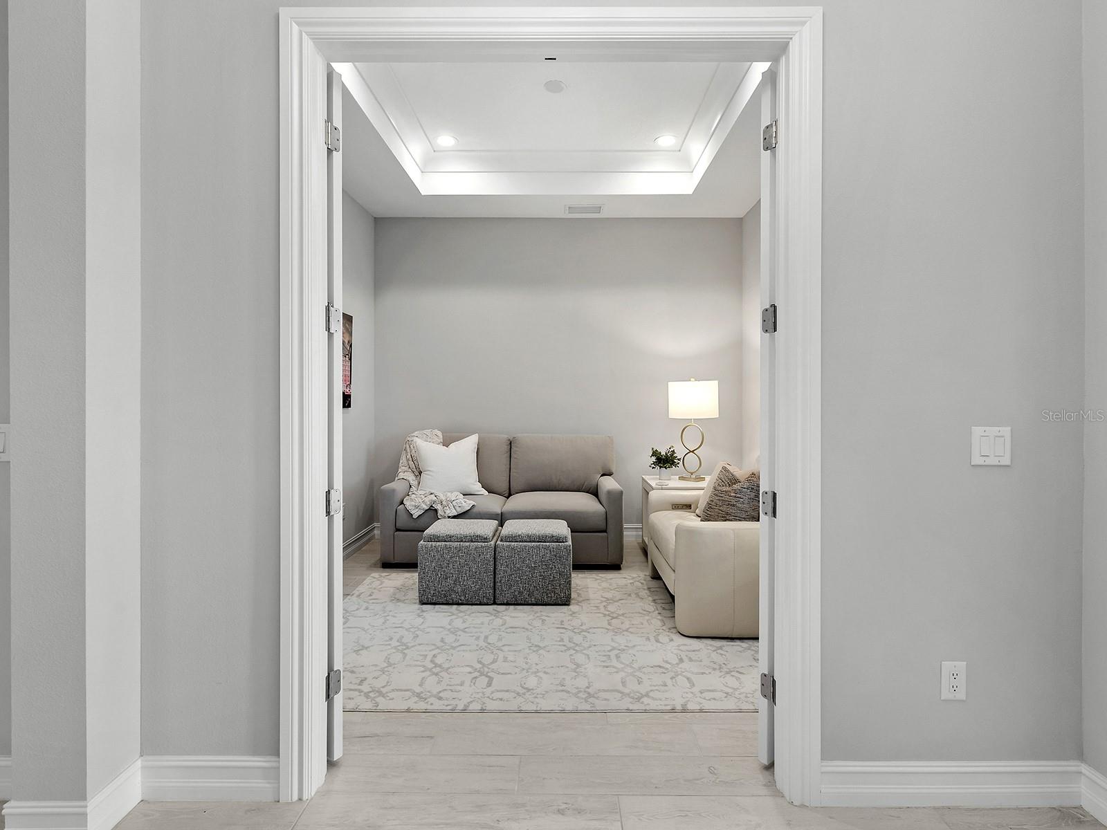 LAKE CLUB - Residential