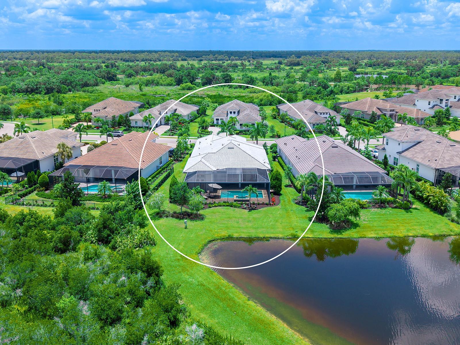 LAKE CLUB - Residential
