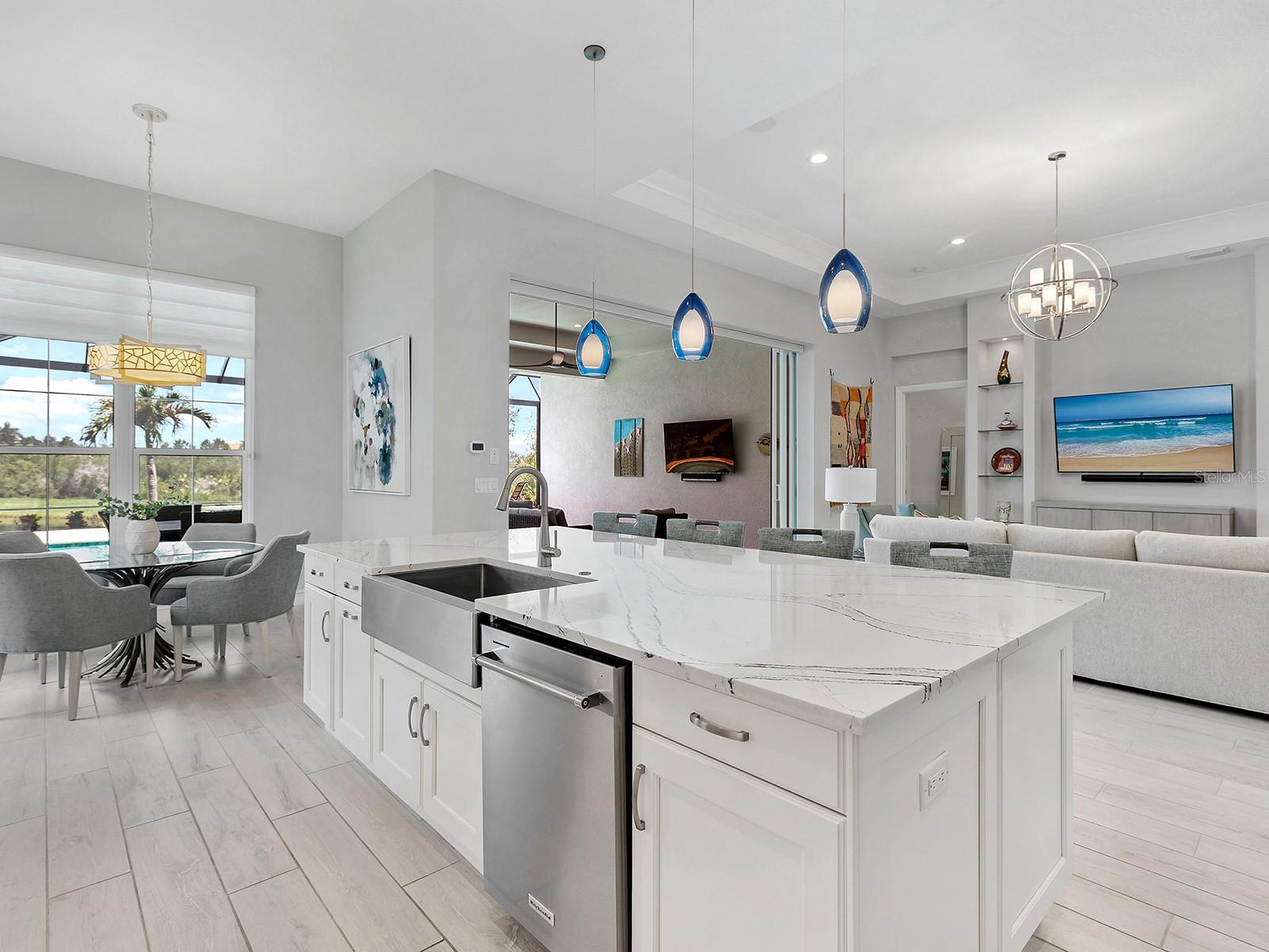 LAKE CLUB - Residential