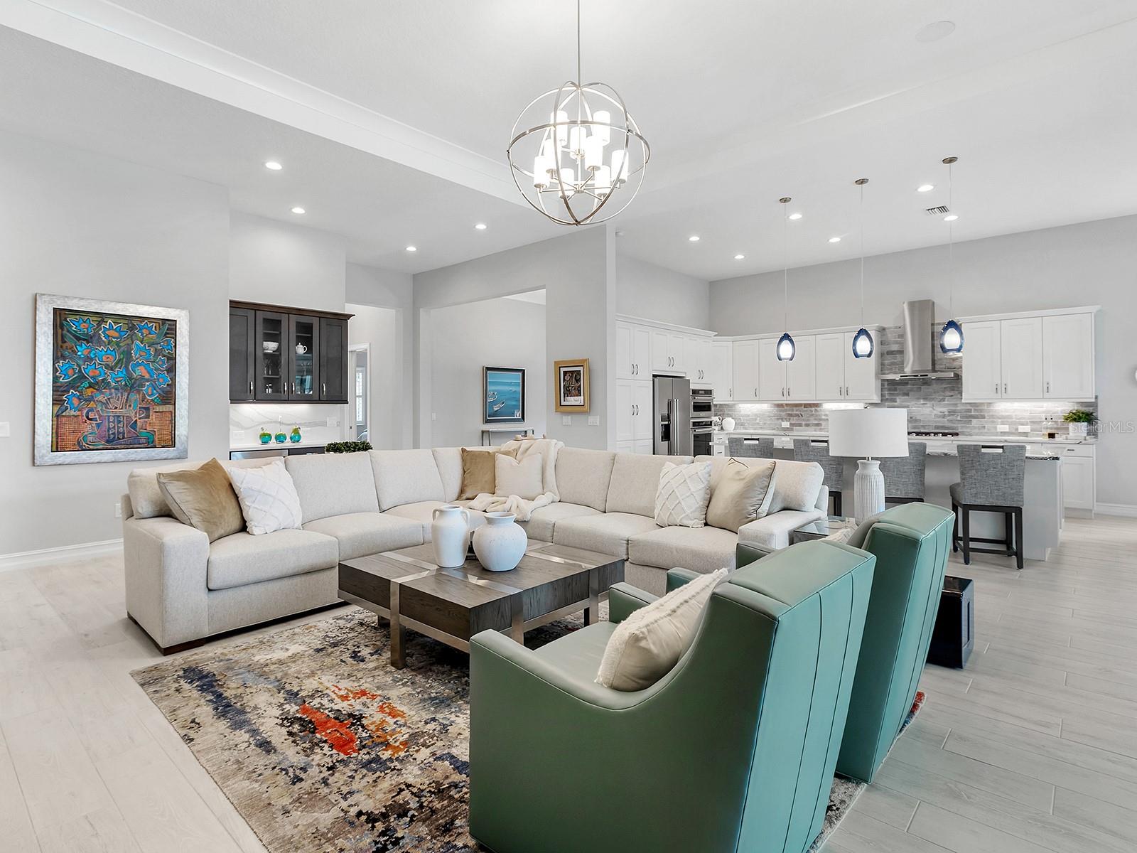 LAKE CLUB - Residential