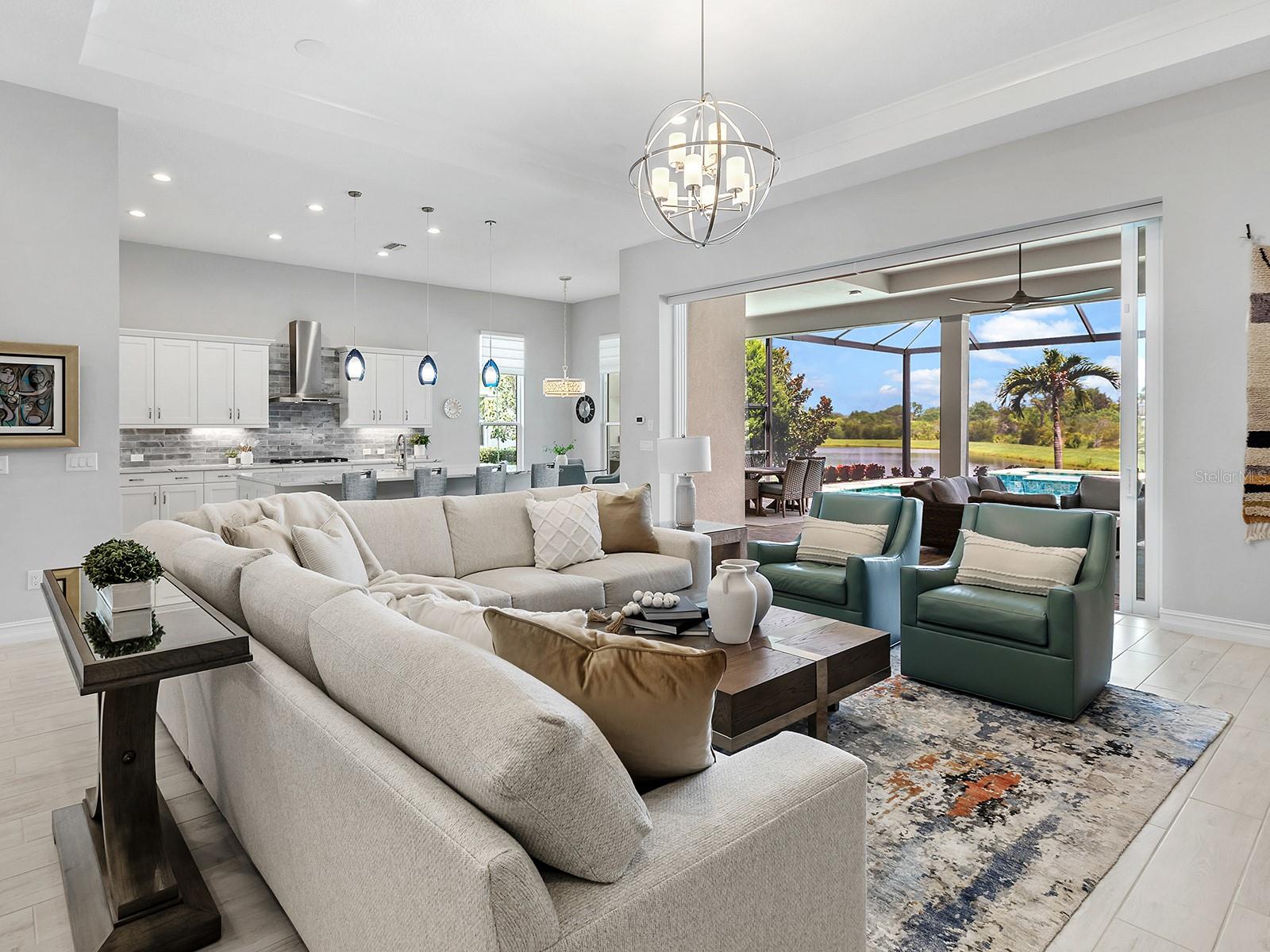 LAKE CLUB - Residential