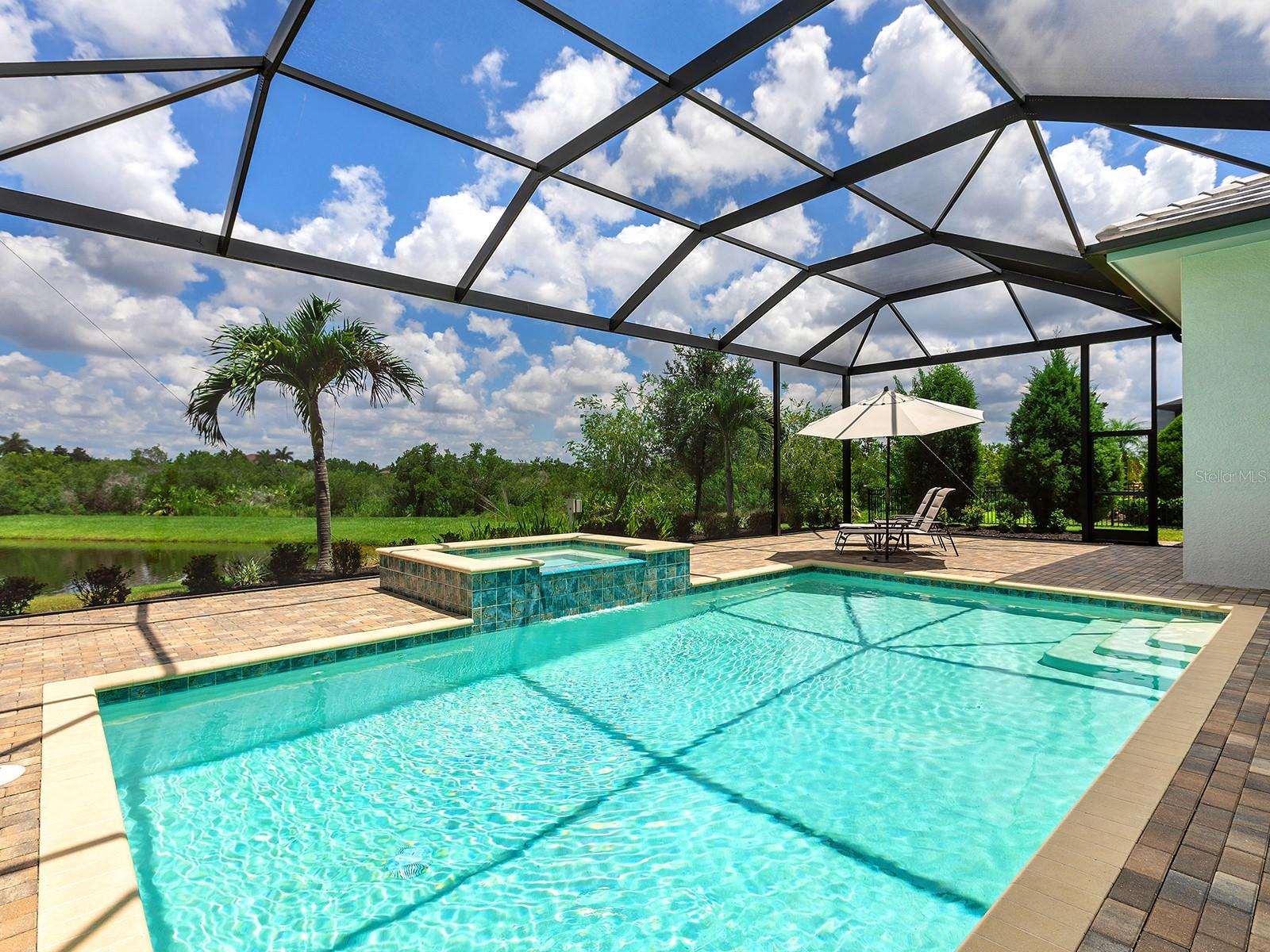 LAKE CLUB - Residential