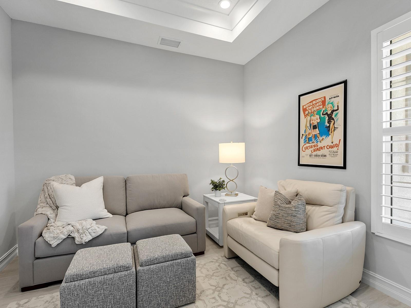 LAKE CLUB - Residential