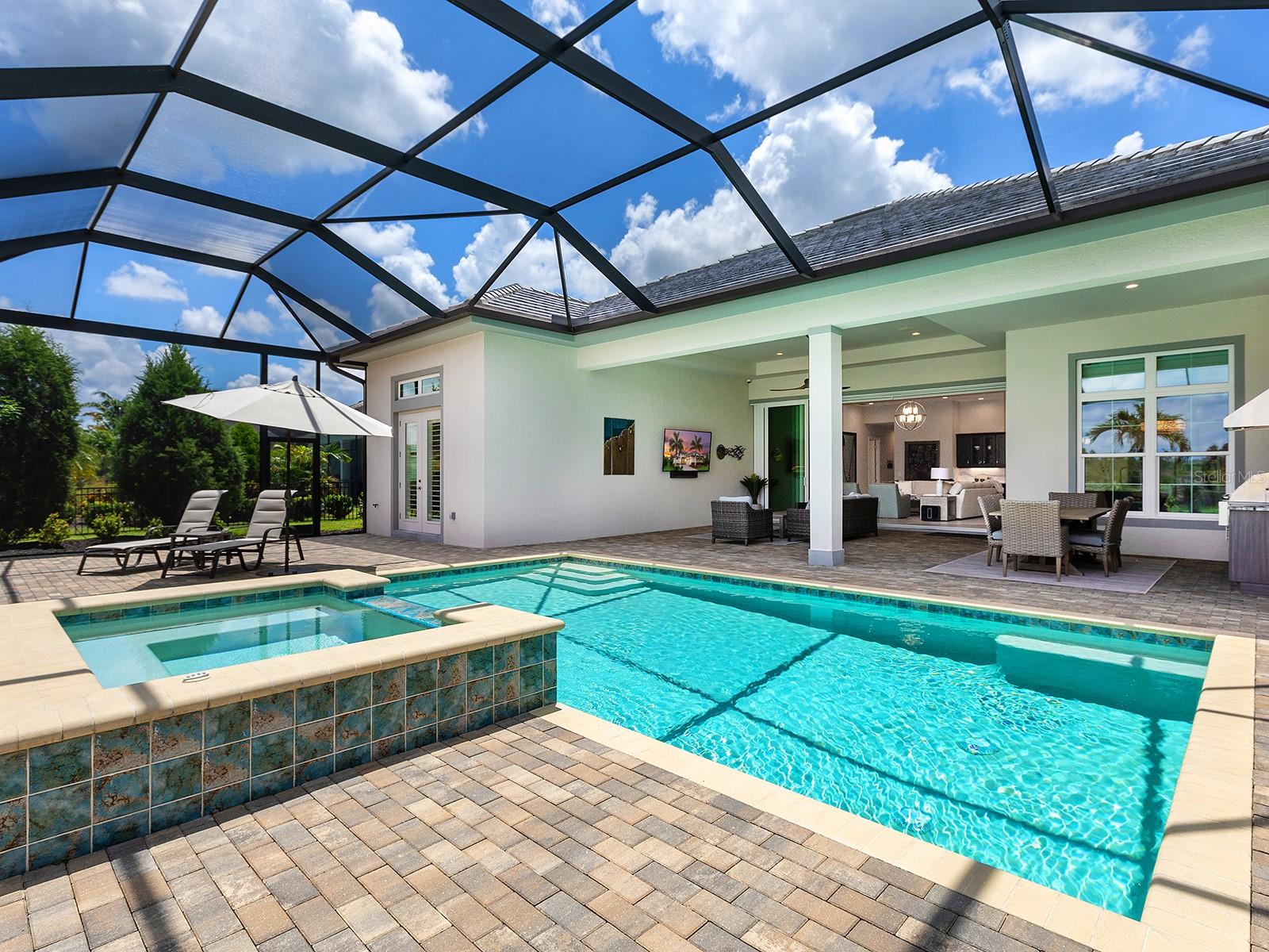 LAKE CLUB - Residential