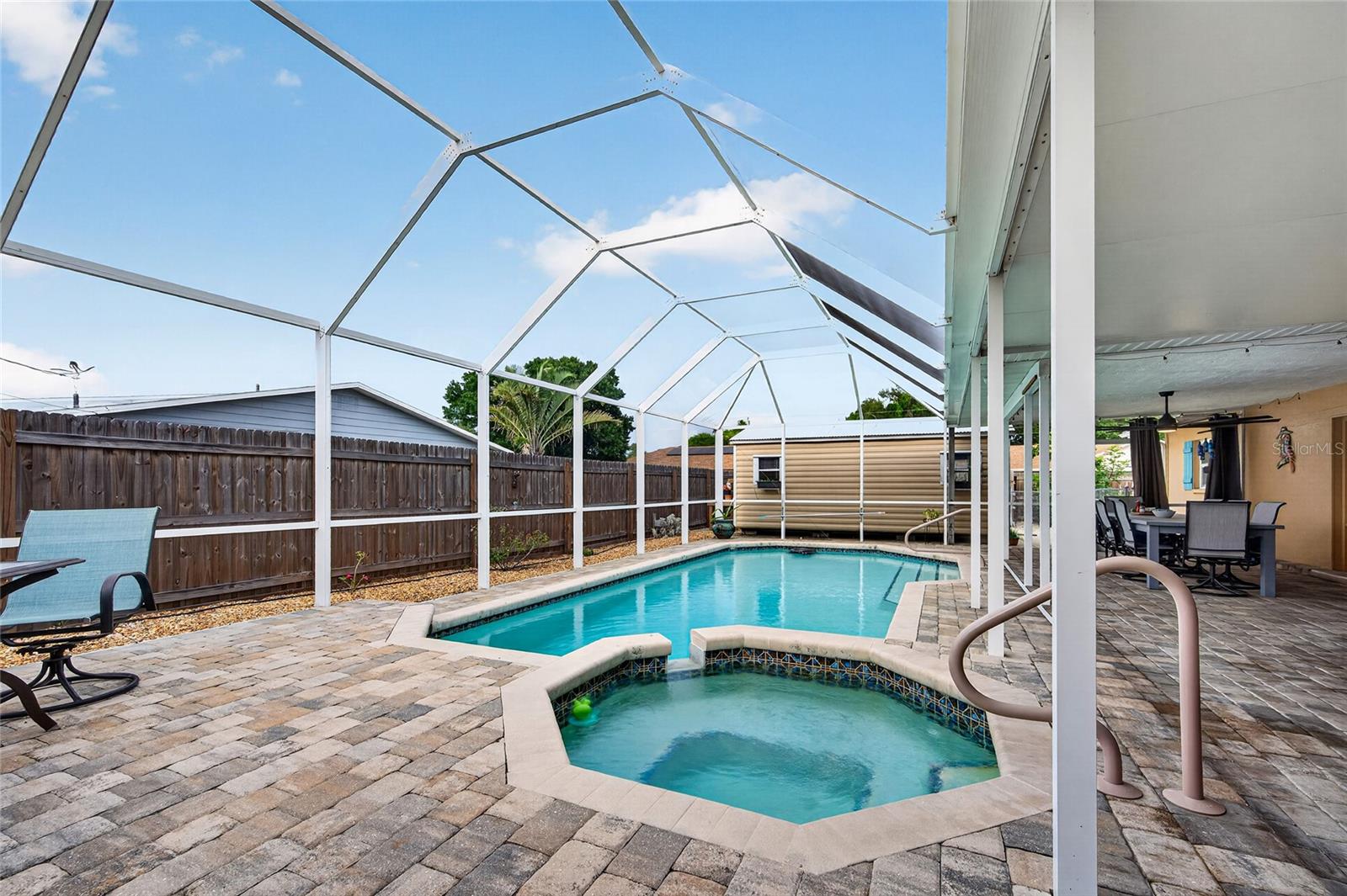 SOUTH VENICE - Residential