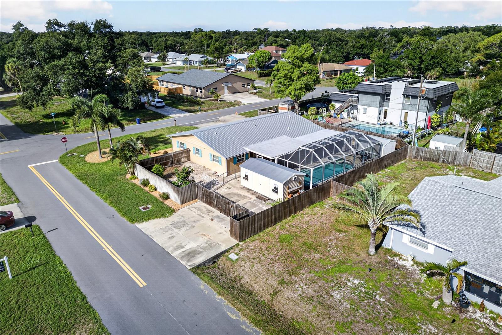 SOUTH VENICE - Residential