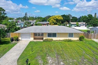 Whether you're an investor or a first-time buyer, this property offers a promising opportunity for the future. Located in the heart of Bradenton, it boasts a prime location with convenient access to supermarkets, shopping centers, and other amenities, all just minutes away. The neighborhood is quiet and peaceful, with nearby attractions like Coquina Beach, Anna Maria Island, the State College of Florida, IMG Academy, and Latin supermarkets. Additionally, it provides easy access to US 41 and I-75. The seller has even obtained a permit to construct a Mother-in-Law Suite in the garage. Check the attachment for more details. ~~~~

Ya sea que seas un inversionista o un comprador por primera vez, esta propiedad ofrece una oportunidad prometedora para el futuro. Ubicada en el corazón de Bradenton, cuenta con una ubicación privilegiada y un acceso conveniente a supermercados, centros comerciales y otras comodidades, todo a solo minutos de distancia. El vecindario es tranquilo y apacible, con atracciones cercanas como Coquina Beach, Anna Maria Island, el State College of Florida, IMG Academy y supermercados latinos. Además, ofrece fácil acceso a las autopistas US 41 y I-75. El vendedor incluso ha obtenido un permiso para construir una suite tipo “Mother-in-Law” (anexo o apartamento independiente) en el garaje. Consulta el archivo adjunto para más detalles.