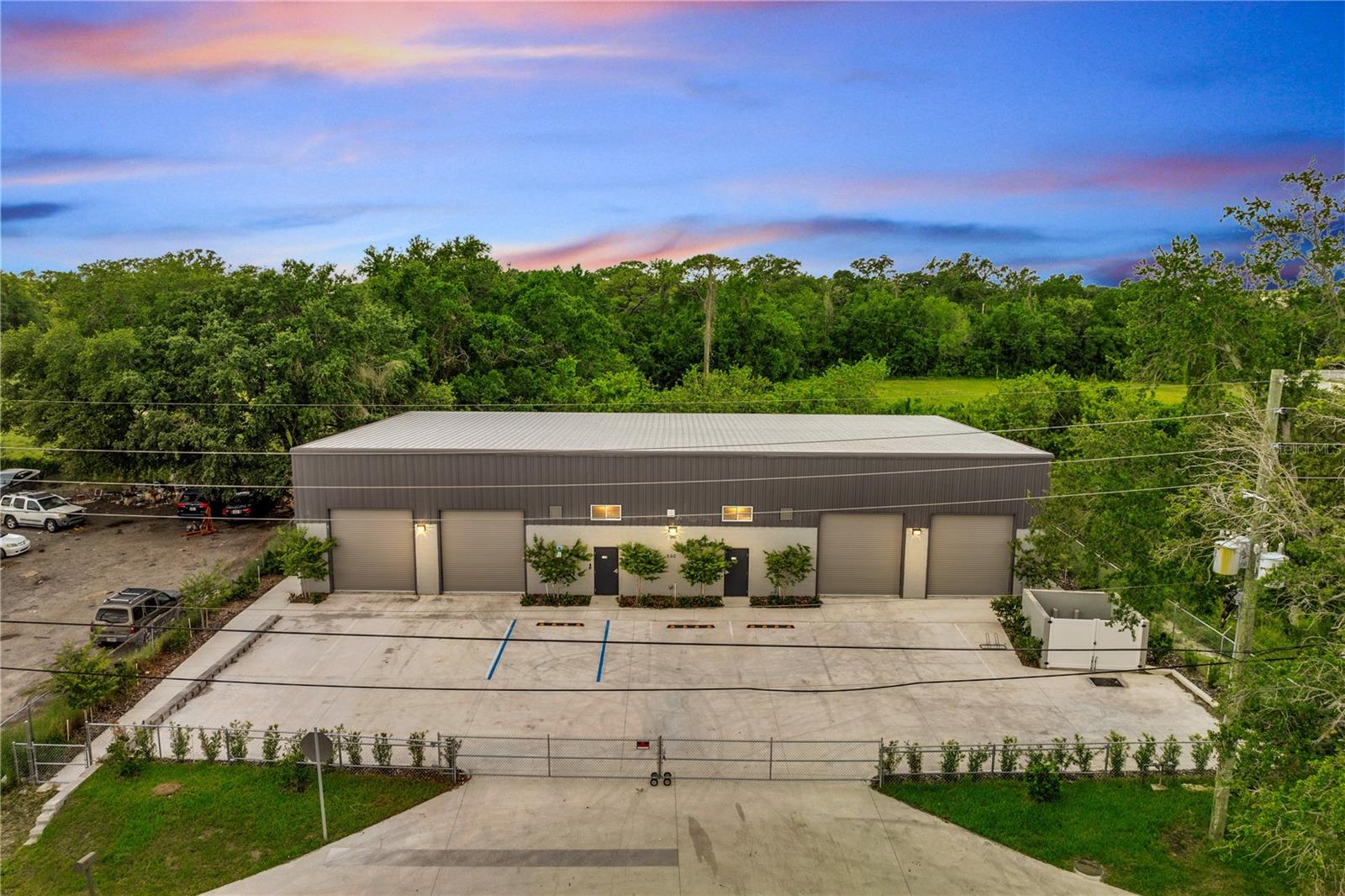 PINE VILLA - Commercial Sale