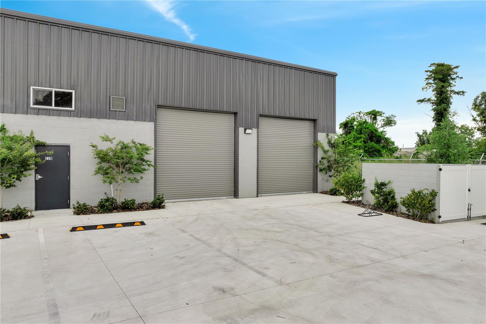 PINE VILLA - Commercial Sale