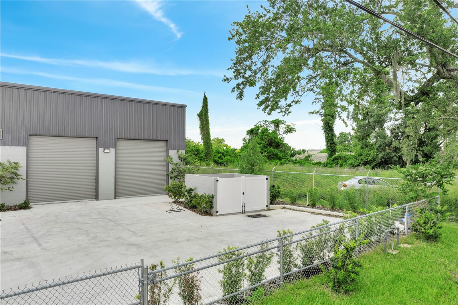 PINE VILLA - Commercial Sale