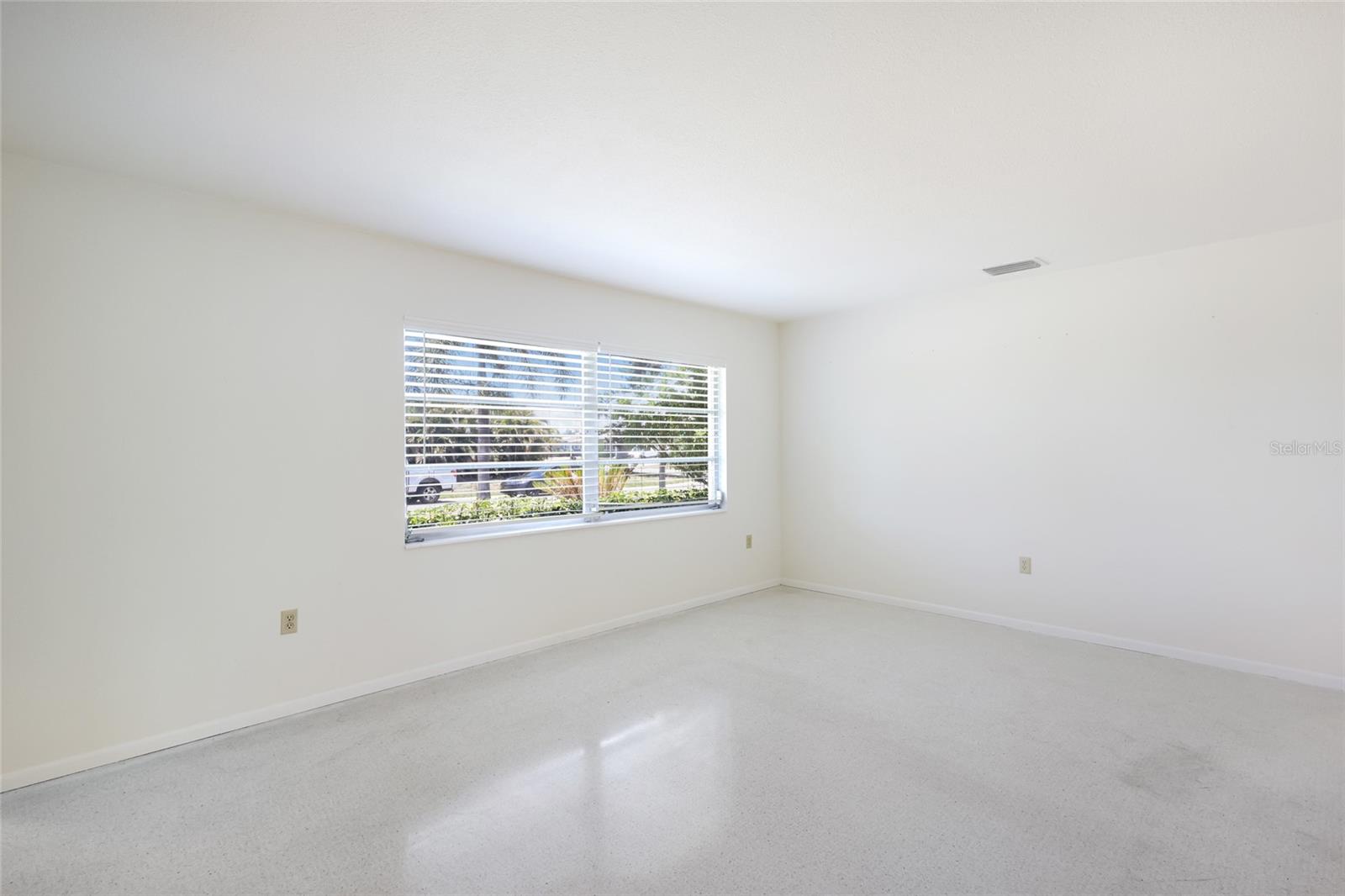WINDSOR PARK FIRST UNIT - Residential
