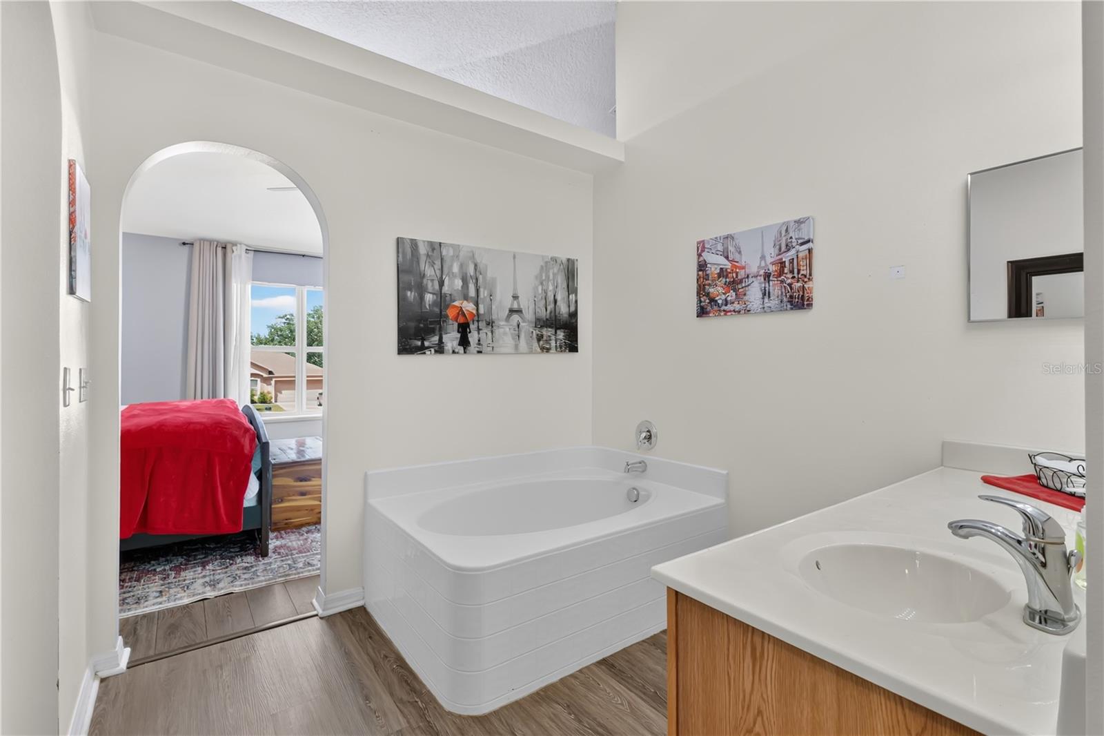 ASHTON PARK - Residential