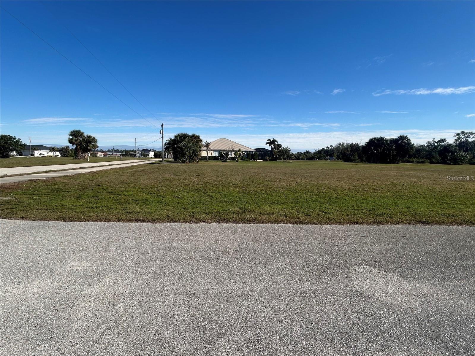 PUNTA GORDA ISLES SEC 21 - Land