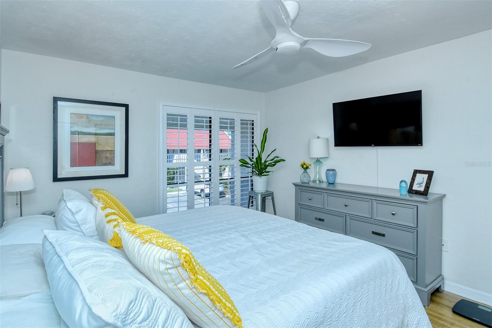 RUNAWAY BAY - Residential