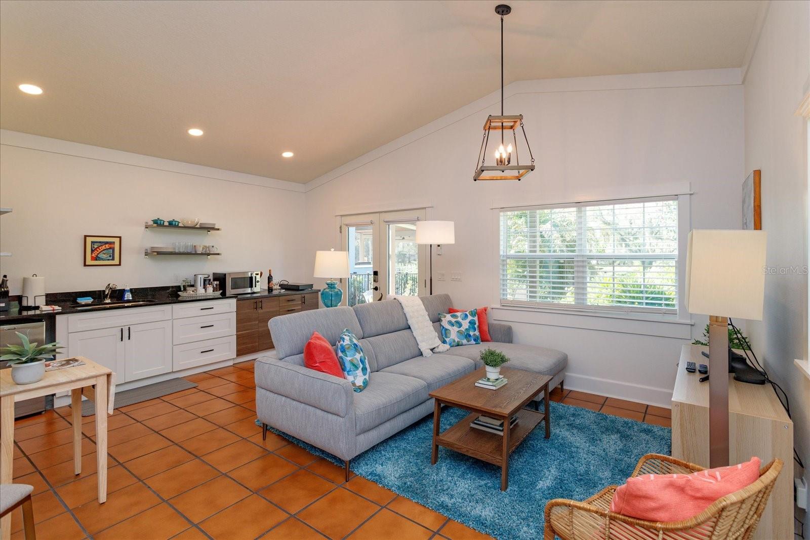 CLOVERLAWN - Residential