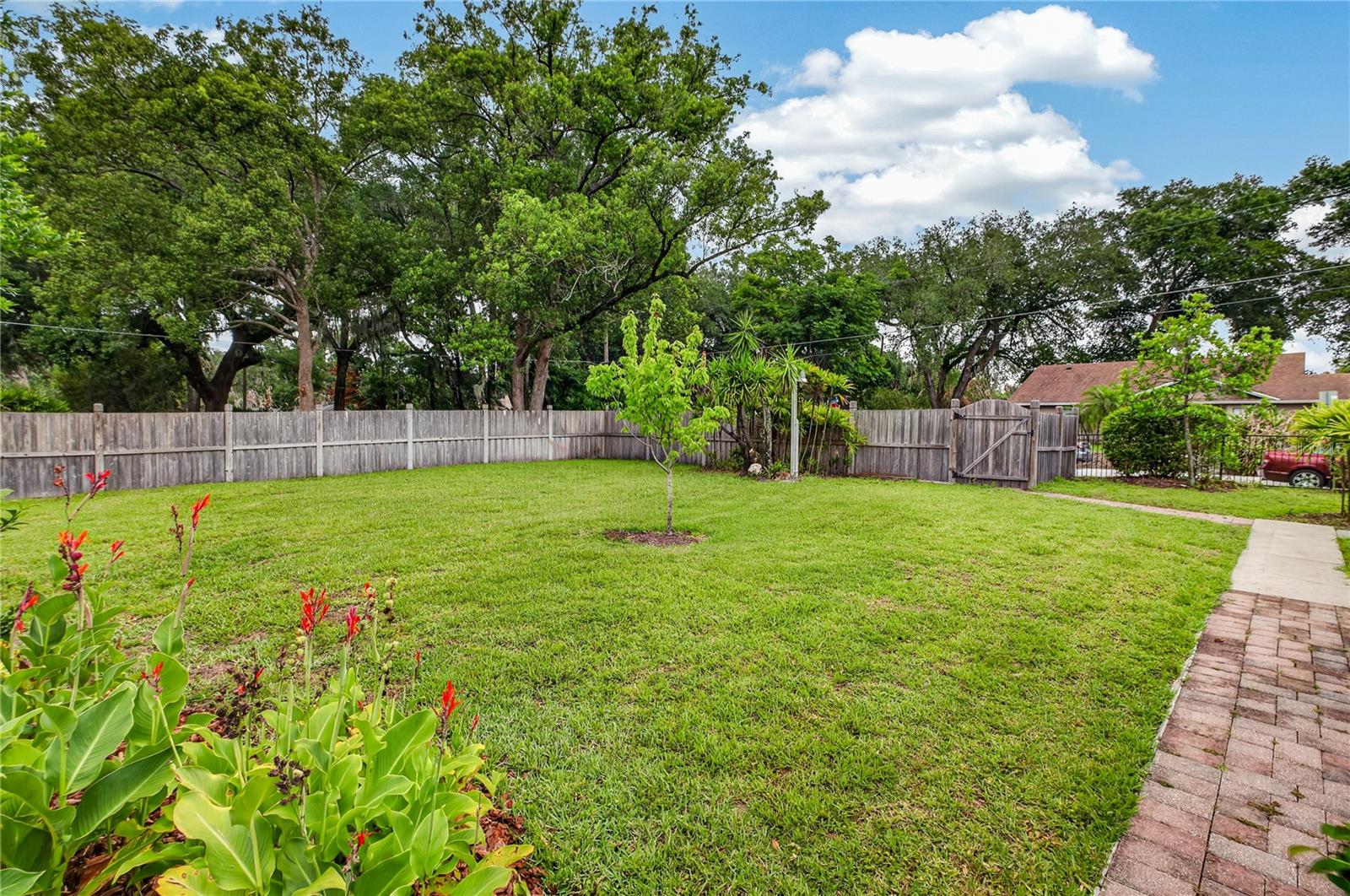 CLOVERLAWN - Residential