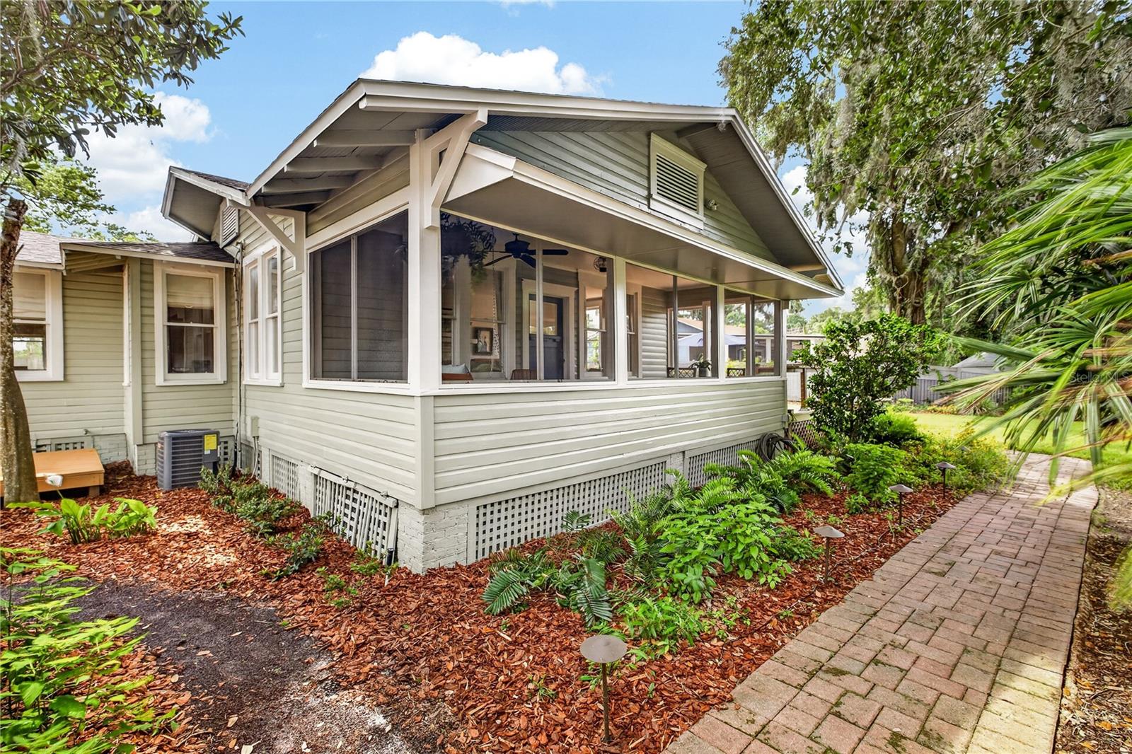 CLOVERLAWN - Residential