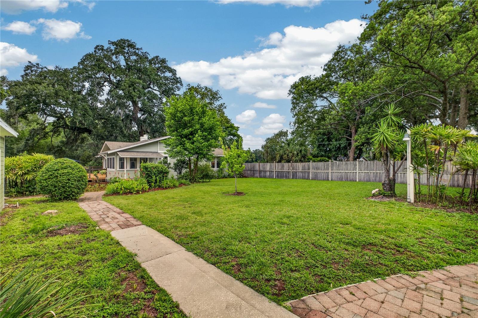 CLOVERLAWN - Residential