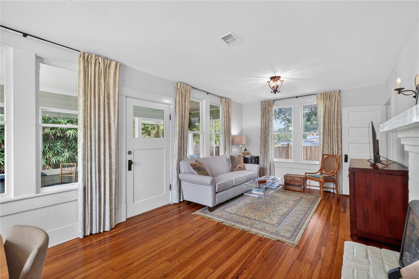 CLOVERLAWN - Residential