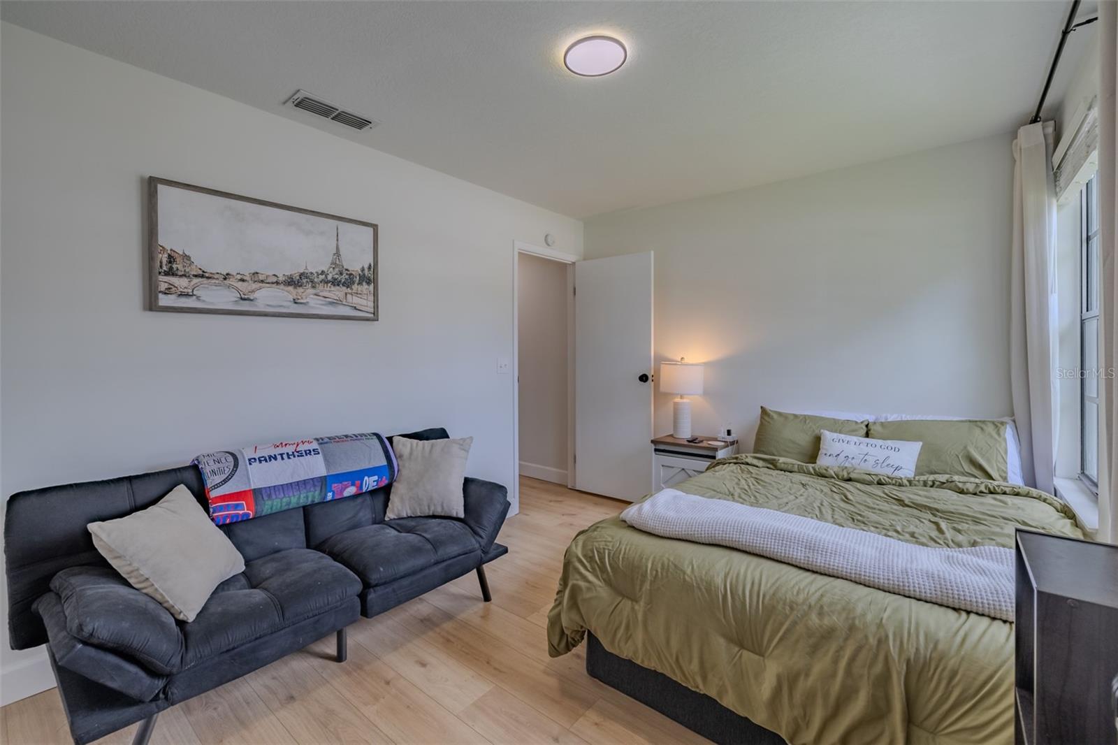 KINGSWAY OAKS PH 1 - Residential