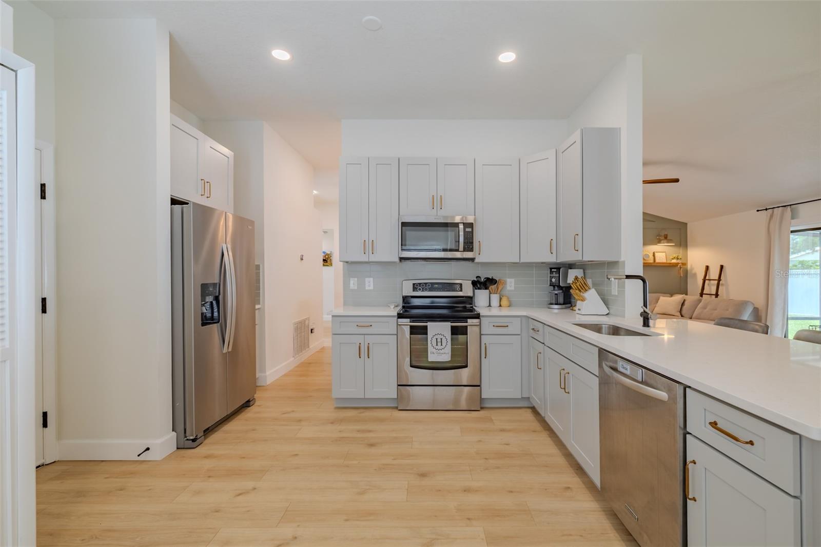 KINGSWAY OAKS PH 1 - Residential
