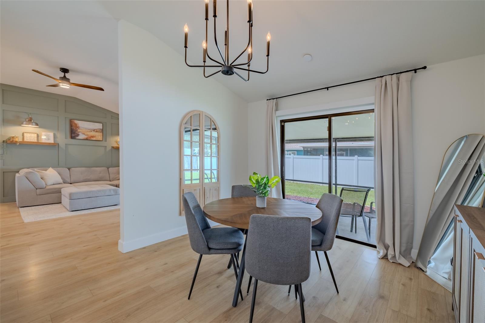 KINGSWAY OAKS PH 1 - Residential