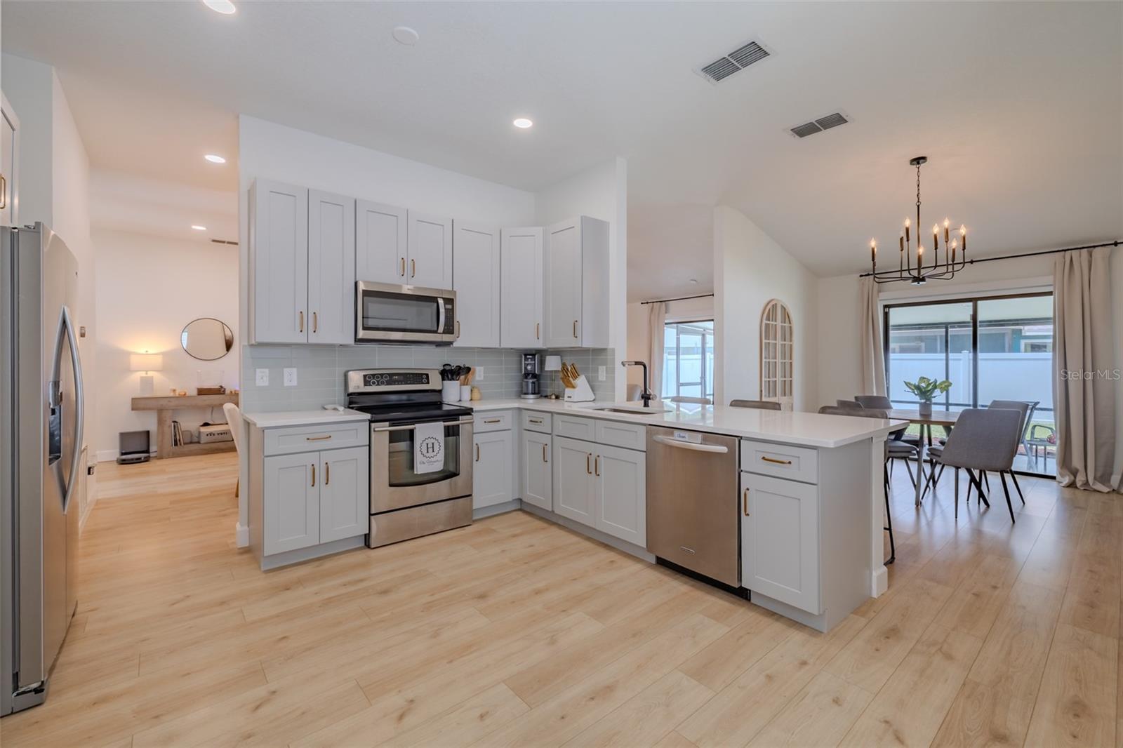 KINGSWAY OAKS PH 1 - Residential