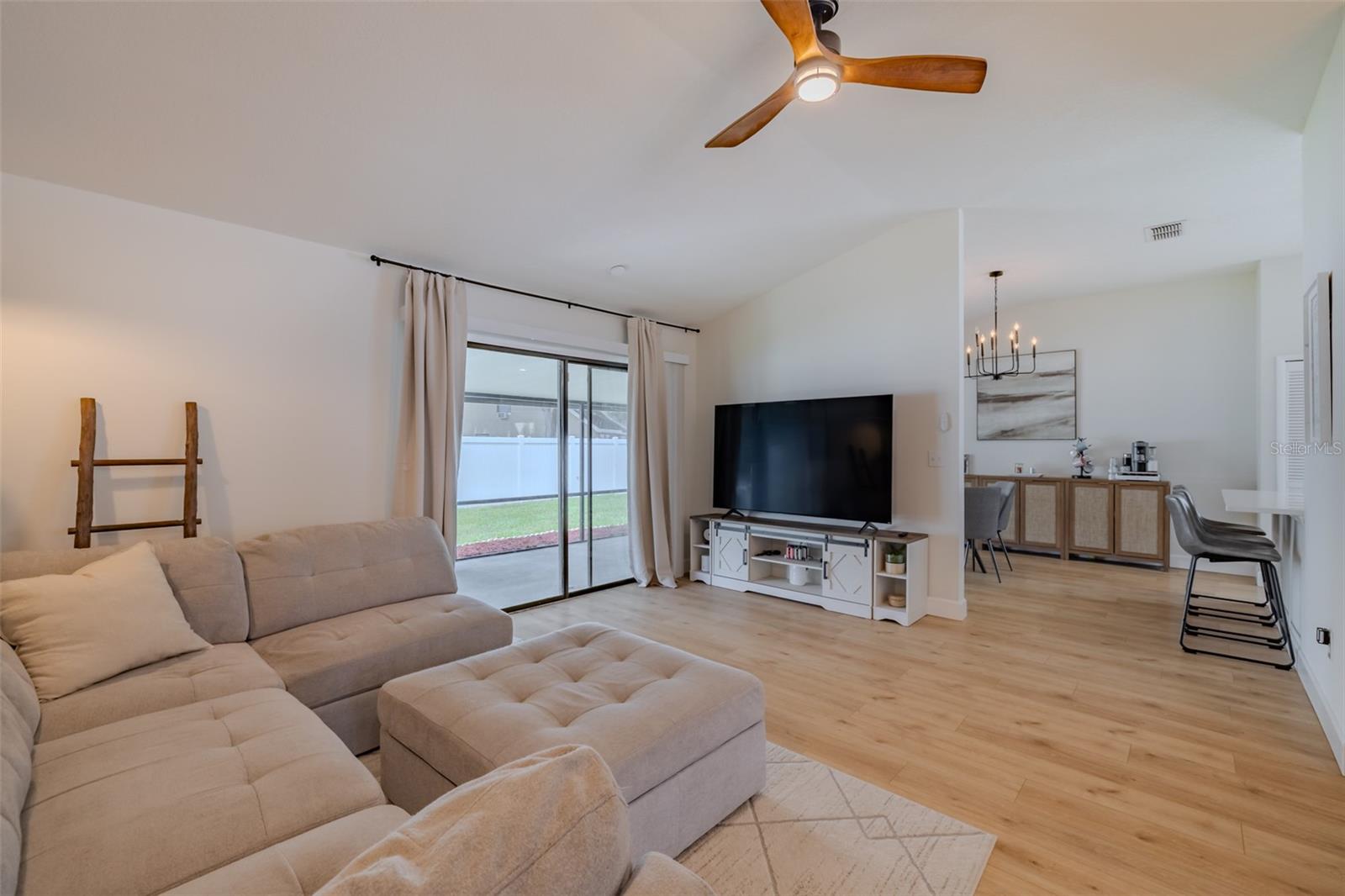 KINGSWAY OAKS PH 1 - Residential
