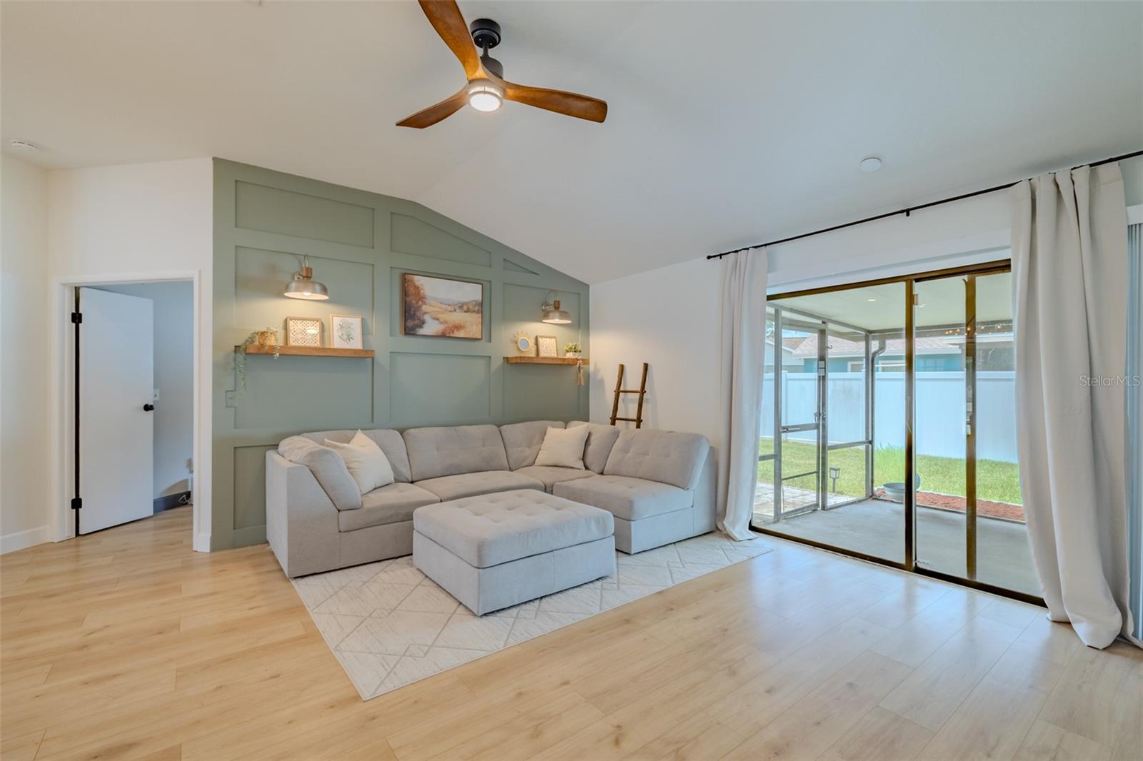 KINGSWAY OAKS PH 1 - Residential