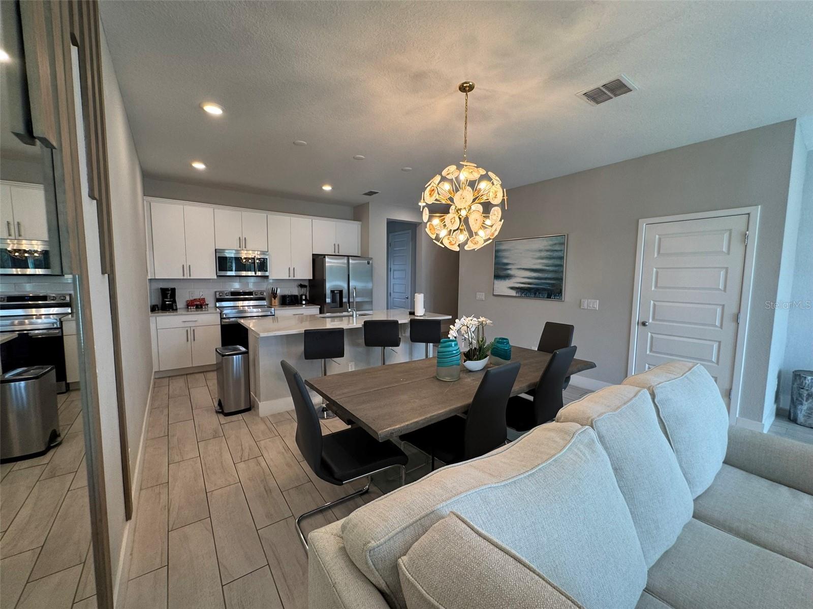 REUNION FAIRWAYS 17 & 18 PH 3 - Residential Lease