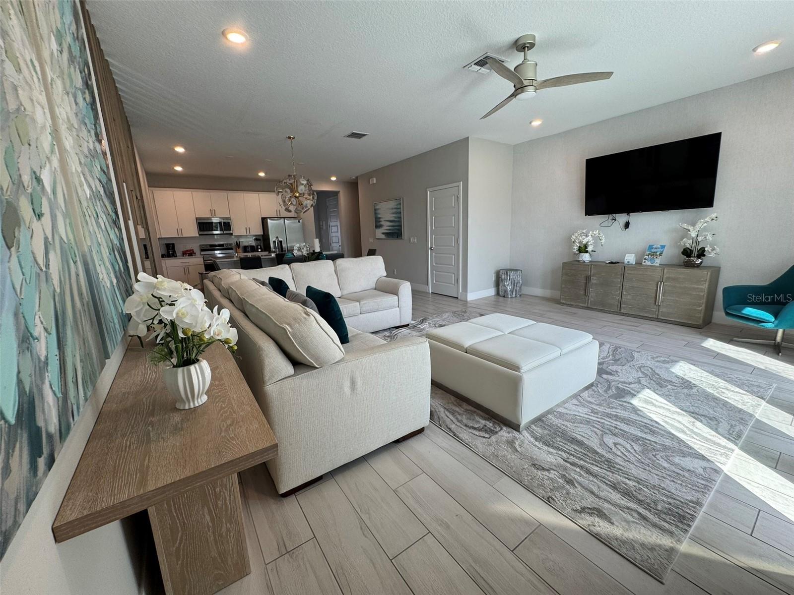 REUNION FAIRWAYS 17 & 18 PH 3 - Residential Lease