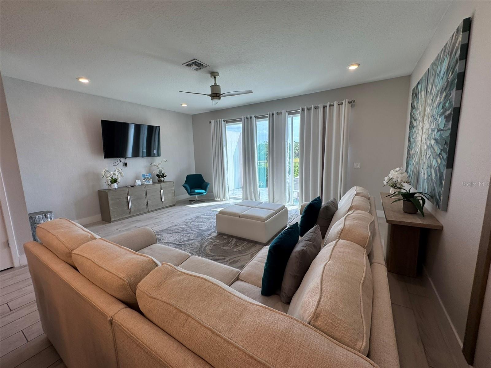 REUNION FAIRWAYS 17 & 18 PH 3 - Residential Lease