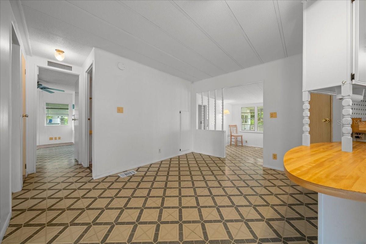 OAK PARK VILLAGE - Residential