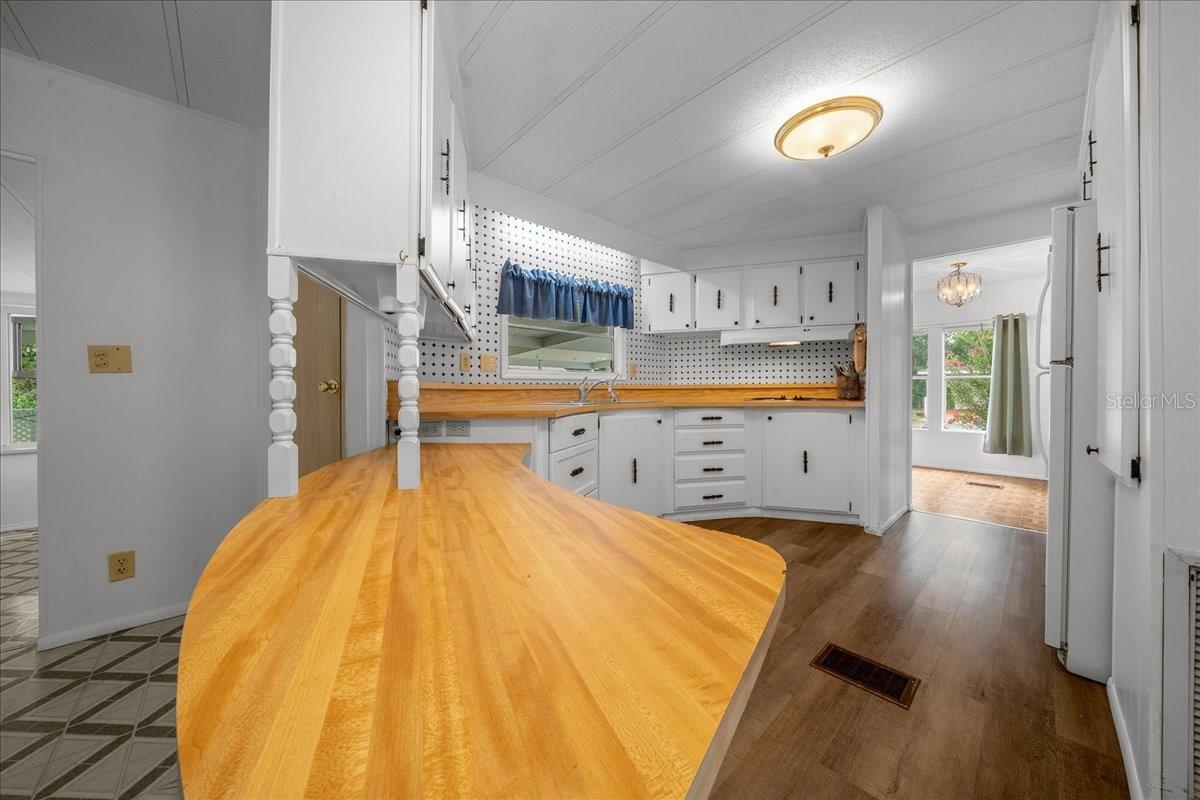 OAK PARK VILLAGE - Residential