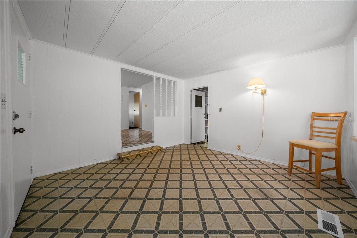 OAK PARK VILLAGE - Residential