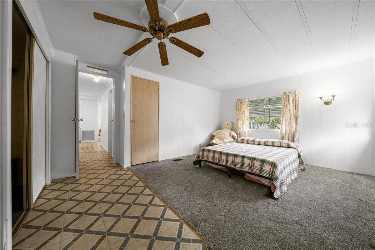 OAK PARK VILLAGE - Residential