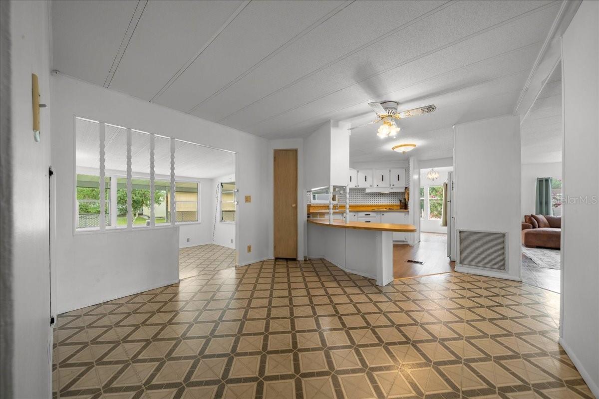 OAK PARK VILLAGE - Residential