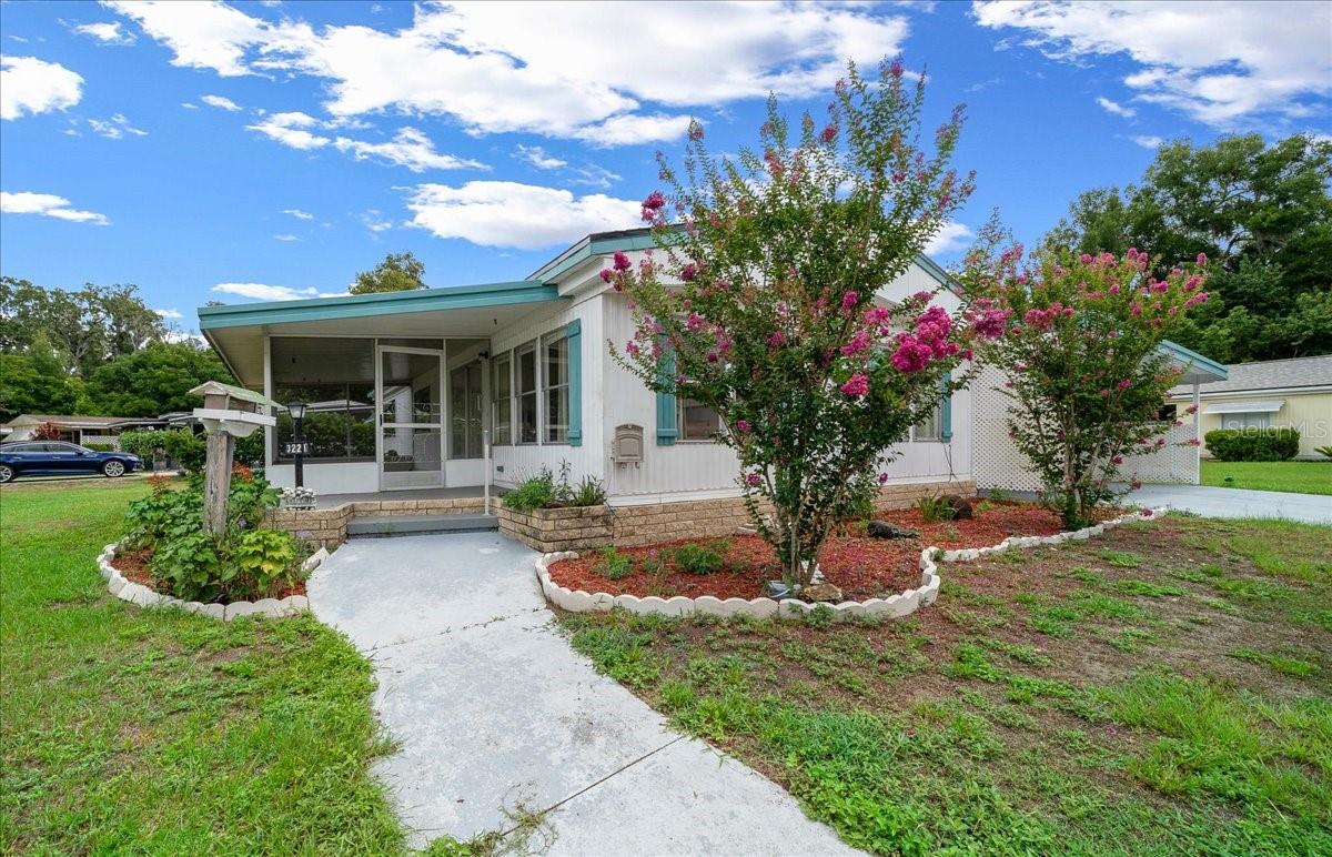 OAK PARK VILLAGE - Residential