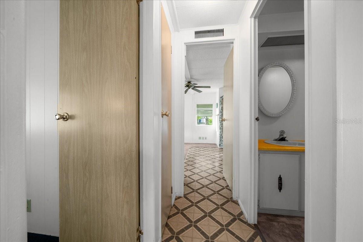 OAK PARK VILLAGE - Residential