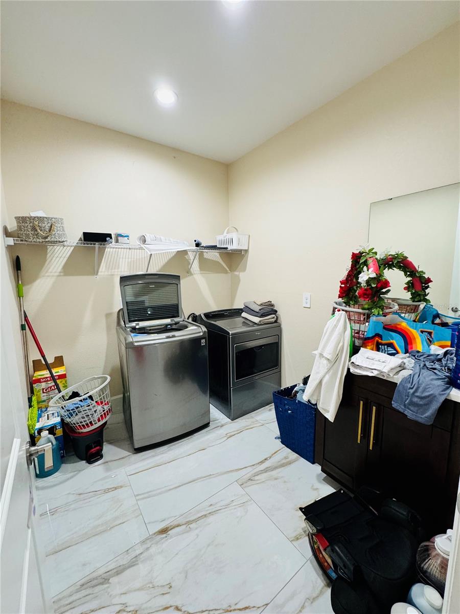 LAKE JESSIE OR CARRS J A - Residential