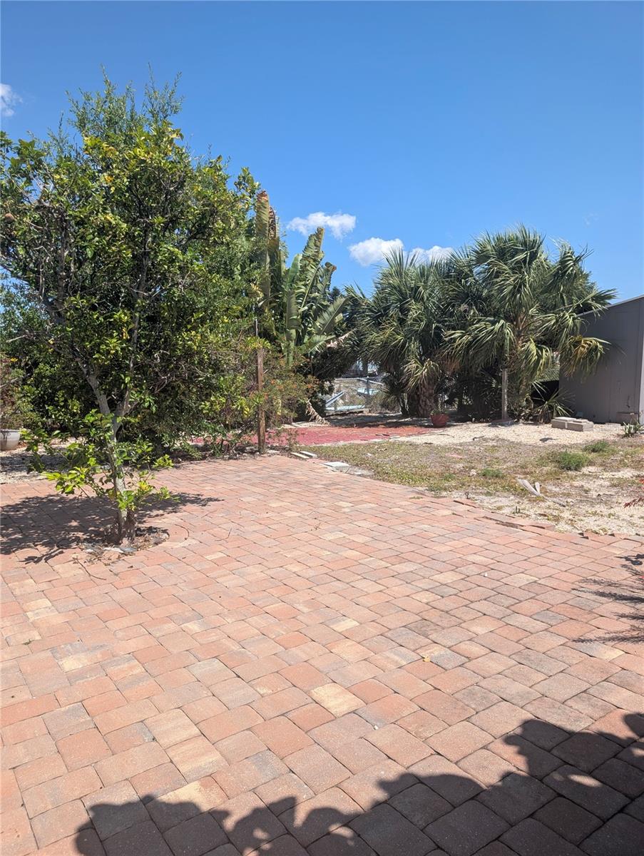 HOLIDAY MOBILE ESTATES 1ST ADD - Land