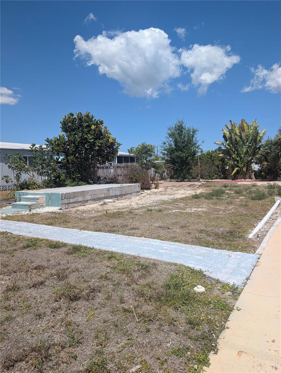 HOLIDAY MOBILE ESTATES 1ST ADD - Land