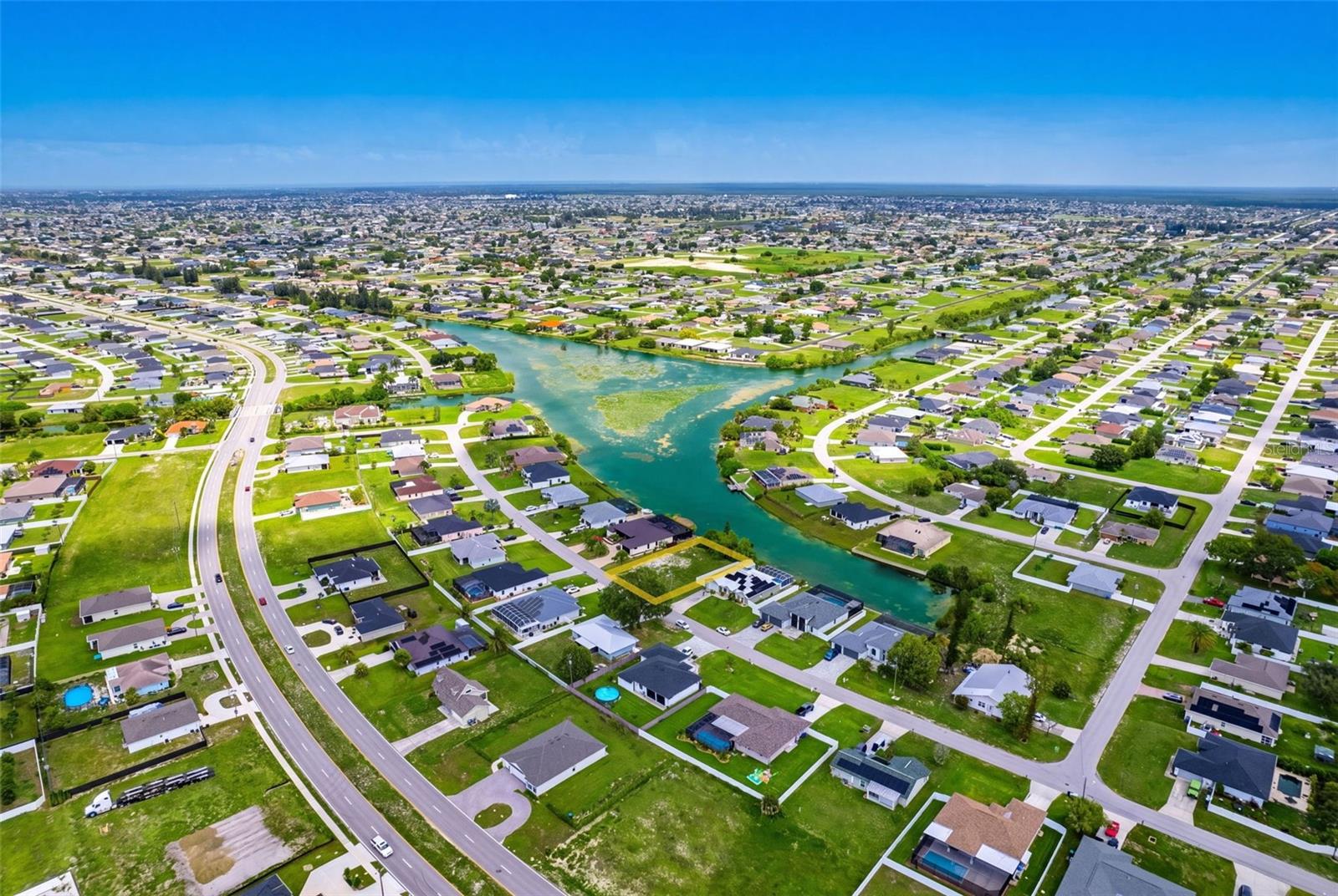CAPE CORAL - Land