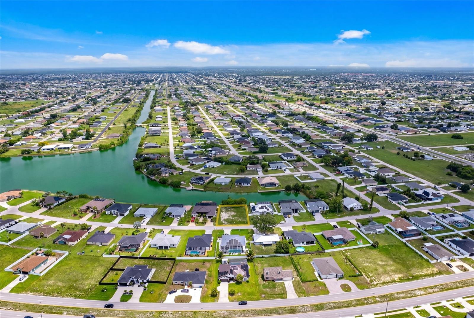 CAPE CORAL - Land