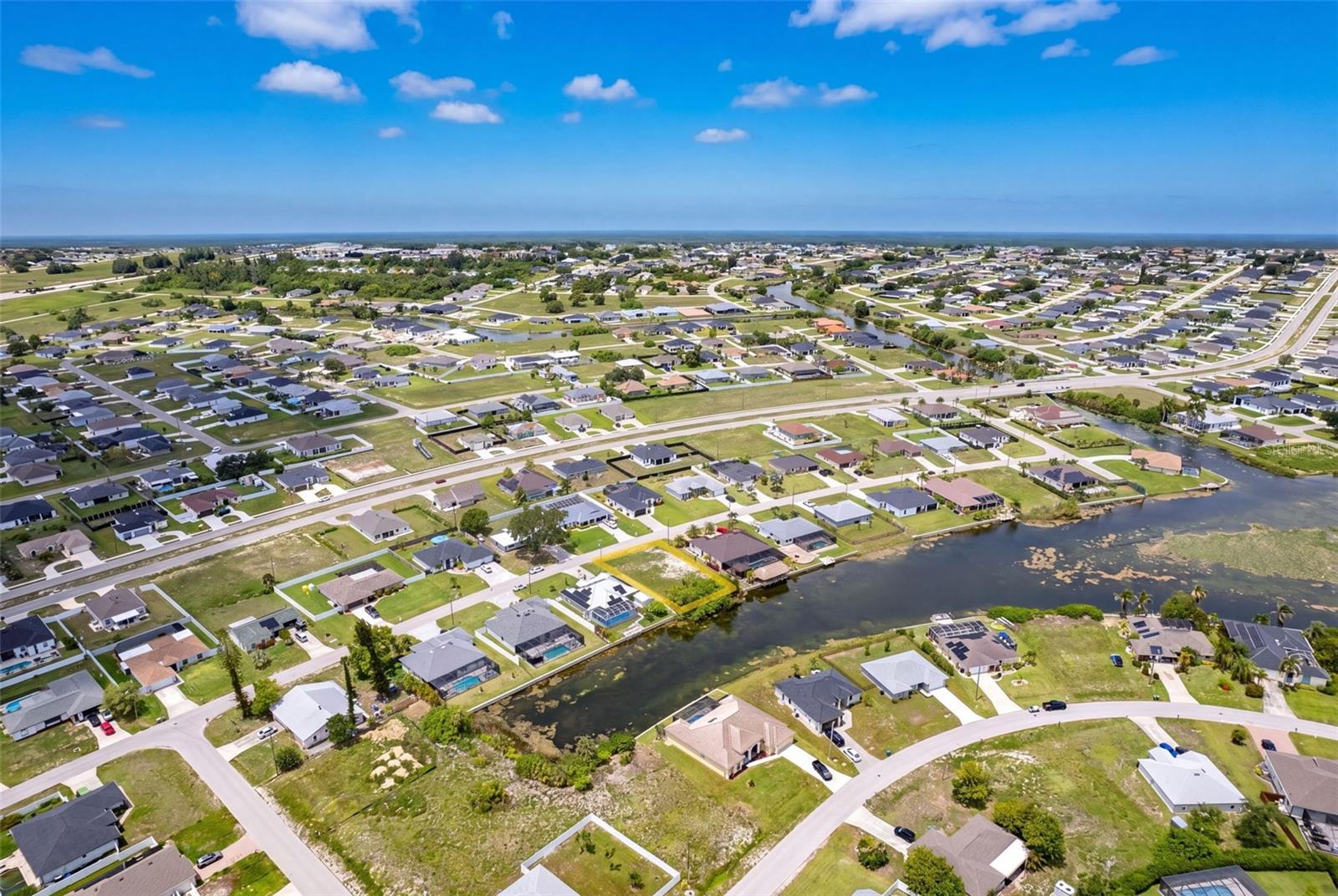 CAPE CORAL - Land