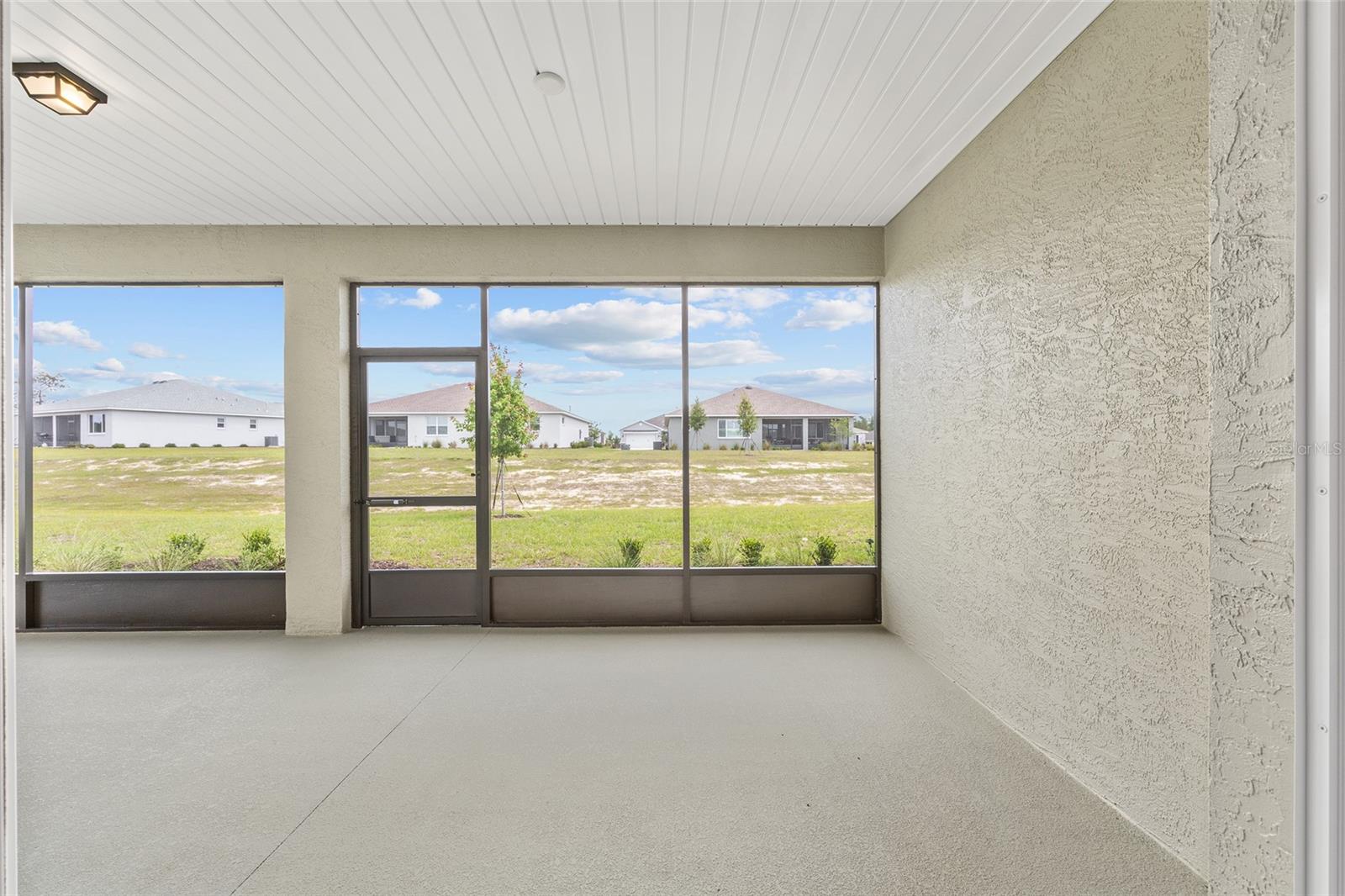 ON TOP OF THE WORLD - Residential