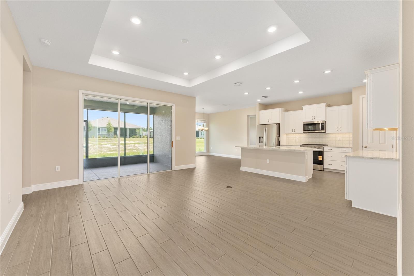 ON TOP OF THE WORLD - Residential