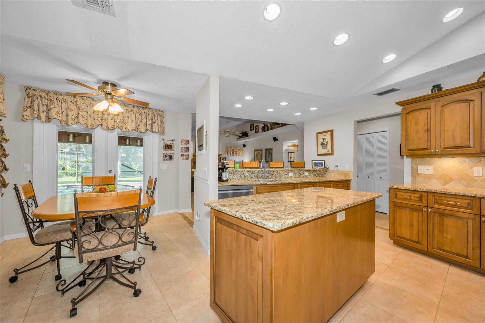 WINDTREE OAKS - Residential